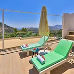 İslamlar 2 Bedroom Secluded With Private Pool Hot Tub فيلة *