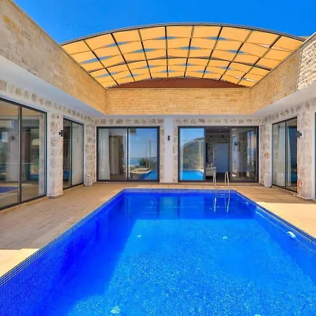 İslamlar 2 Bedroom Secluded With Private Pool Hot Tub فيلة كالكان