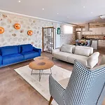 İslamlar 2 Bedroom Secluded With Private Pool Hot Tub Villa