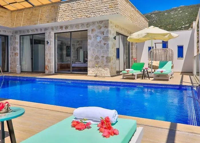 빌라 İslamlar 2 Bedroom Secluded With Private Pool Hot Tub *