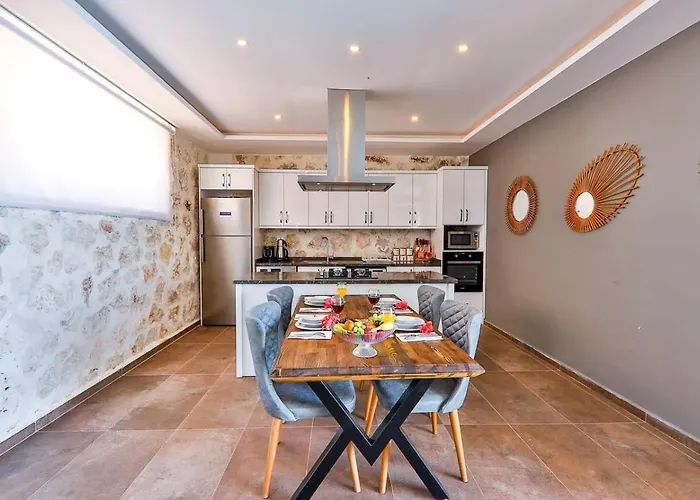 빌라 İslamlar 2 Bedroom Secluded With Private Pool Hot Tub *