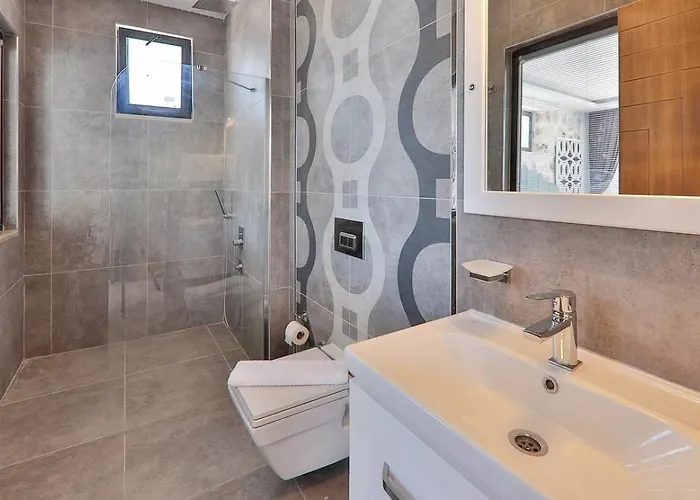 빌라 İslamlar 2 Bedroom Secluded With Private Pool Hot Tub *