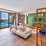 İslamlar 2 Bedroom Secluded With Private Pool Hot Tub וילה קלקן