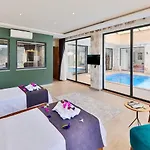 İslamlar 2 Bedroom Secluded With Private Pool Hot Tub קלקן